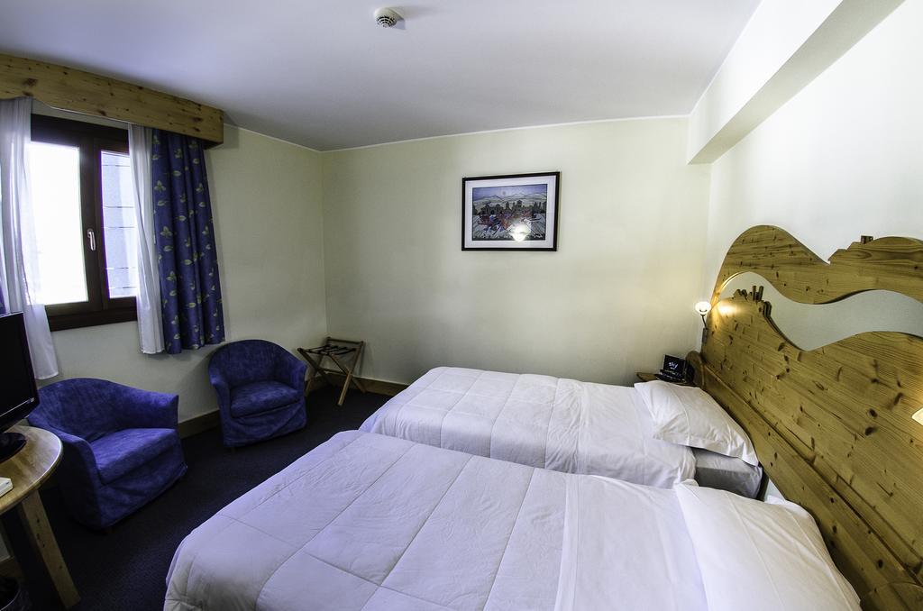 Hotel Rive - Complesso Turistico Campo Smith Bardonecchia Ngoại thất bức ảnh