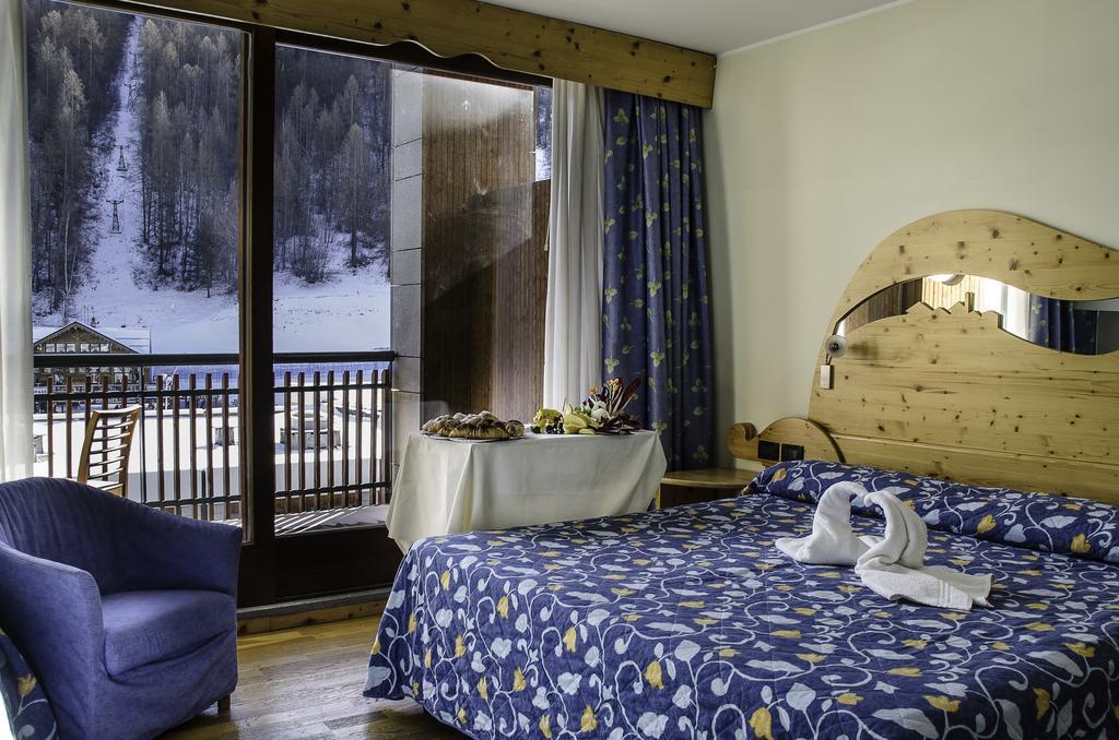 Hotel Rive - Complesso Turistico Campo Smith Bardonecchia Ngoại thất bức ảnh